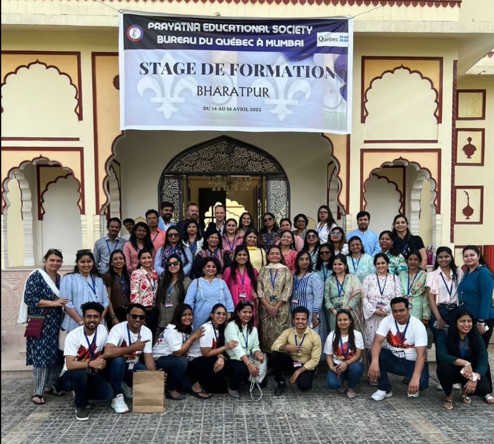 Teachers under a Stage de Formation banner at Bharatpur in 2023, held with the Québec Government Office in Mumbai